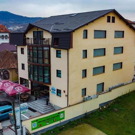 Pensiunea El Ryo Călimăneşti Exteriör bild