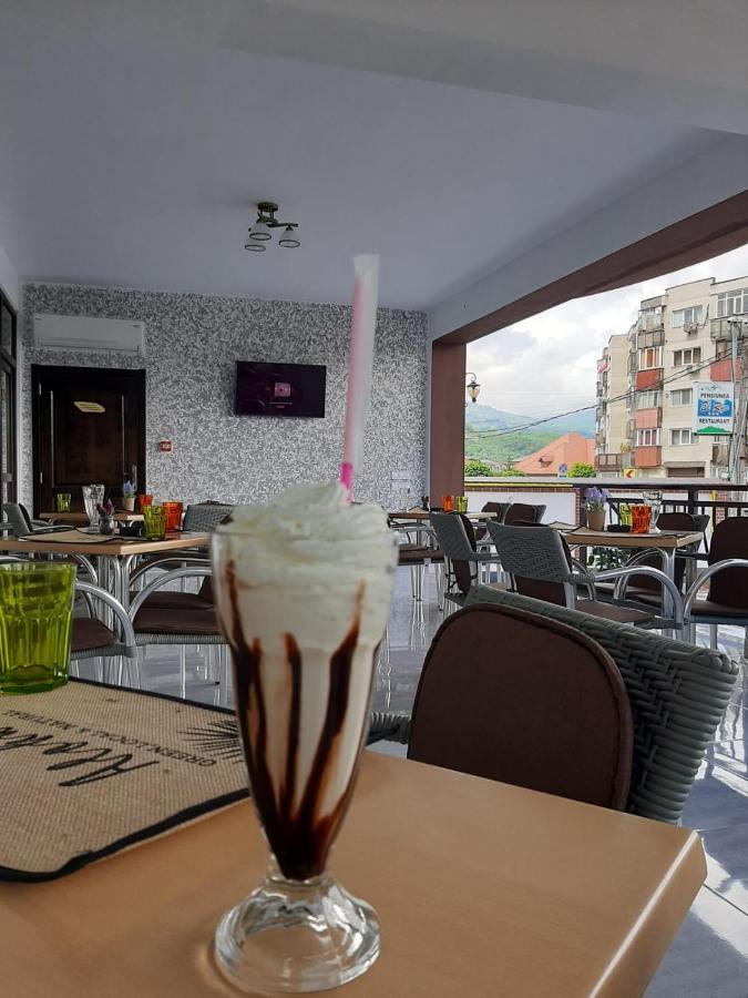 Pensiunea El Ryo Călimăneşti Exteriör bild