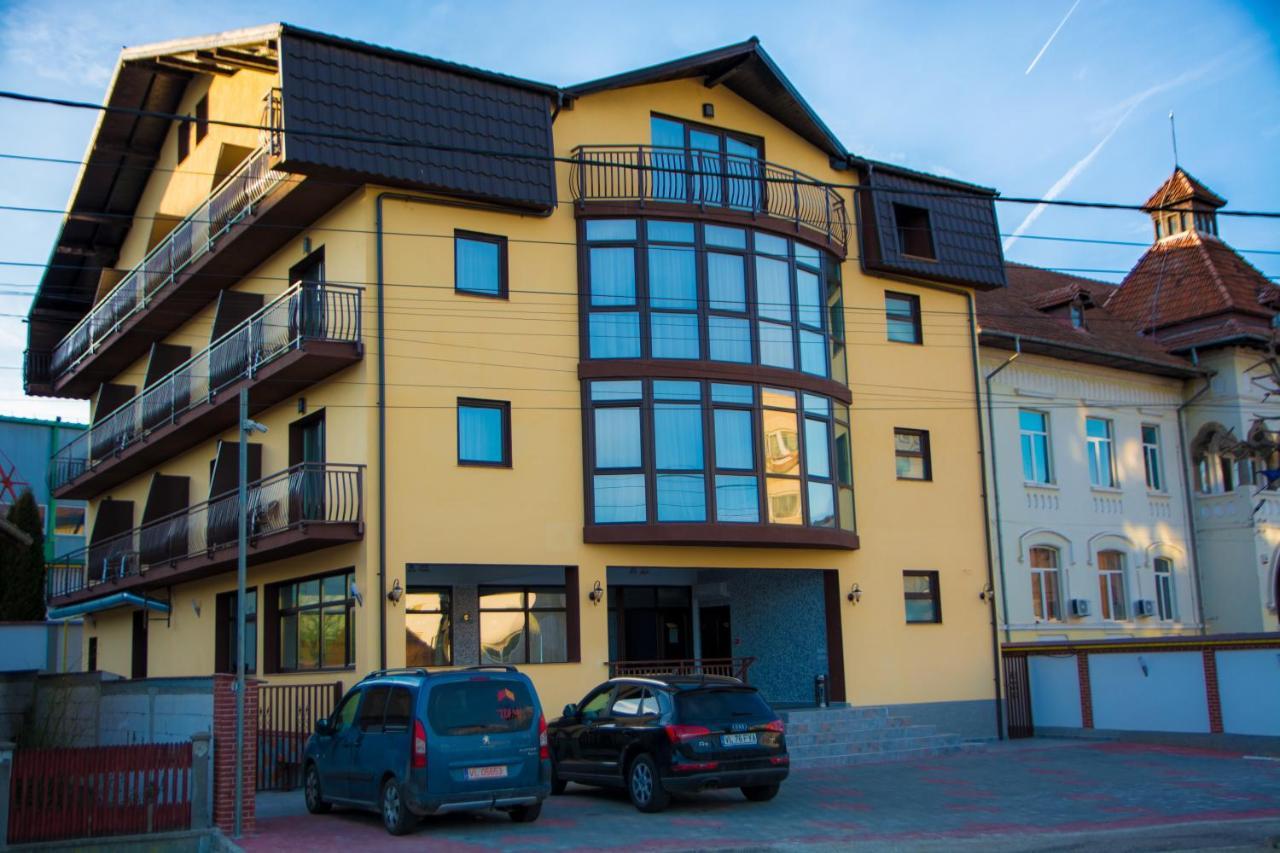 Pensiunea El Ryo Călimăneşti Exteriör bild
